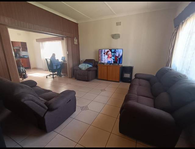 3 BEDROOM HOUSE FOR SALE IN FISHERS HILL